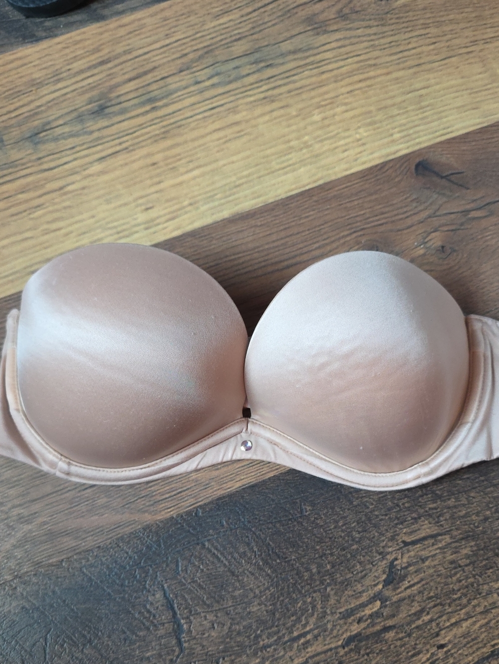 Victoria Secret  Very Sexy Nude Strapless Smooth Push-Up Bra